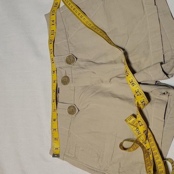 American Eagle tan dress shorts with button accent size 2 - Picture 2 of 7